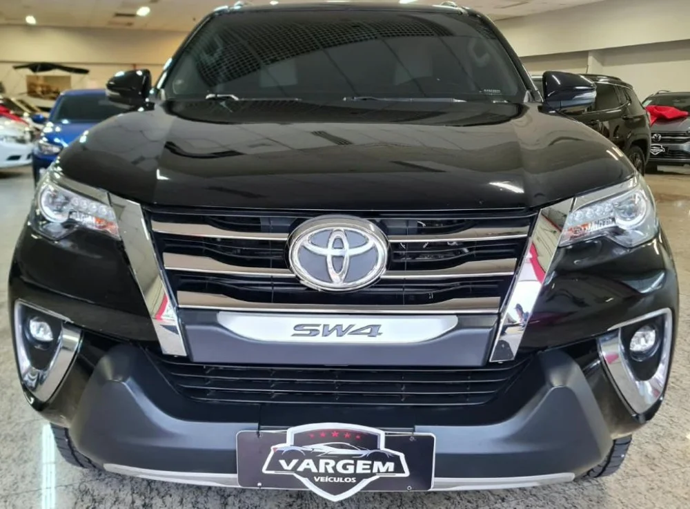 Toyota Hilux SW4 SRX Diamo. 4x4 2.8 TB Die Aut.